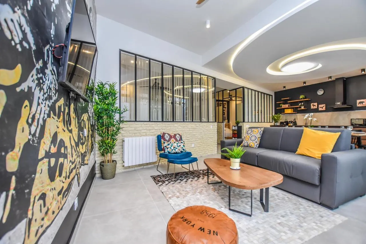 Spacious Apartment - 4Br-10P - Butte-Aux-Cailles Paris 0*,  France