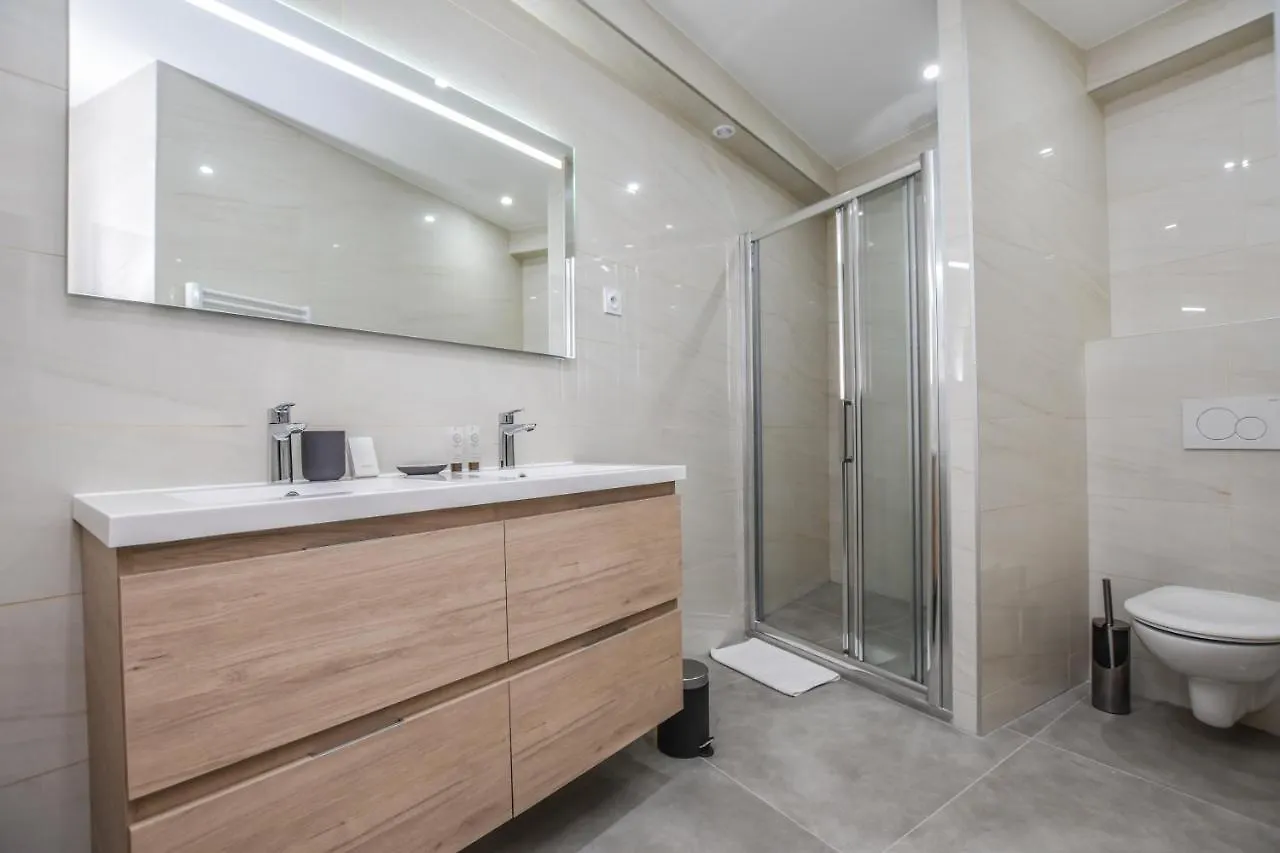 Spacious Apartment - 4Br-10P - Butte-Aux-Cailles Paris 0*,  France